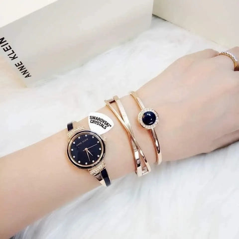 Anne Klein Set de Reloj y Brazaletes para Mujer con Cristales Premium – AK/3292BKST